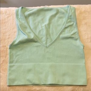 mint seamless v neck top 👄